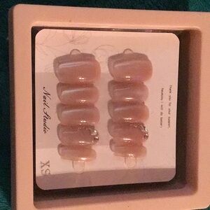 Nail studio custom nail set new in pk pink with jewels accents